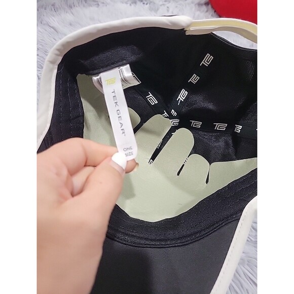 TEK GEAR WOMEN'S Black Hustle ADJUSTABLE HAT LIGHT, MOISTURE WICKING SPORTS NWT - Picture 6 of 6